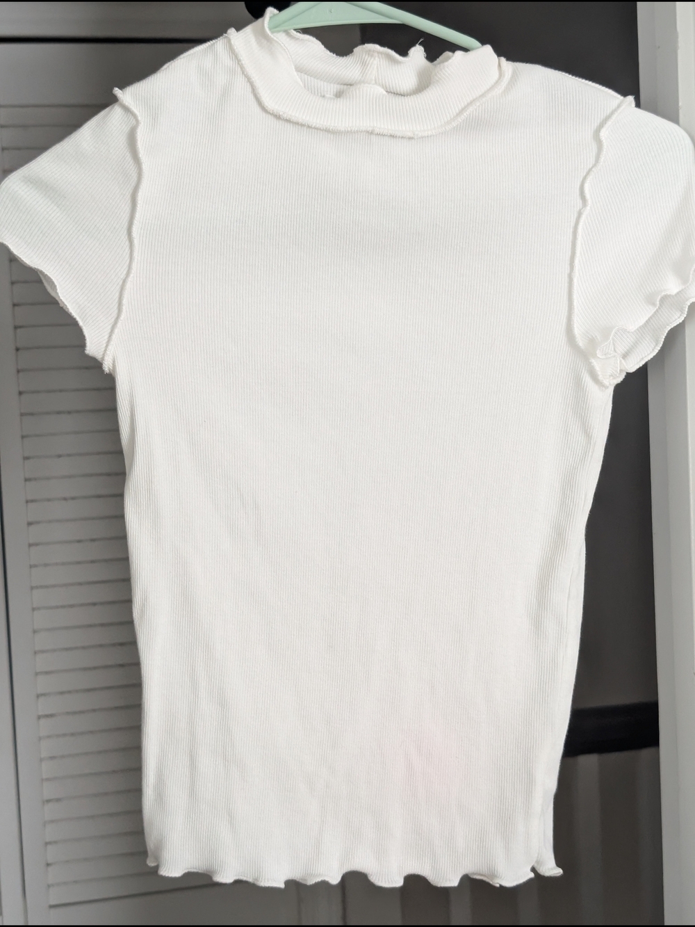 NWOT Altar'd State White Ribbed Lettuce-Edge Short Sleeve Top